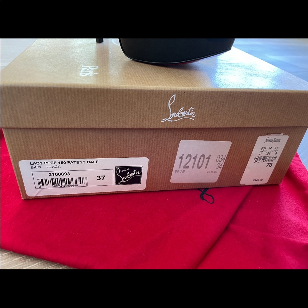 Shoes - Picture 4 of 6